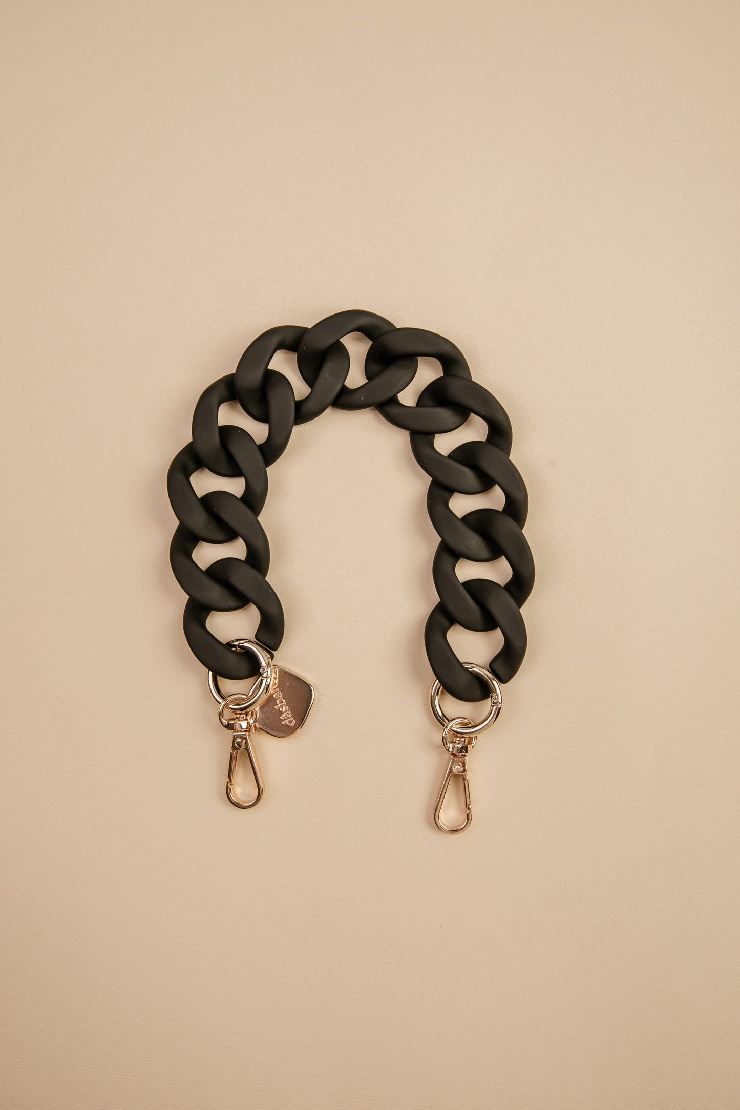 Cadena Lara negra corta