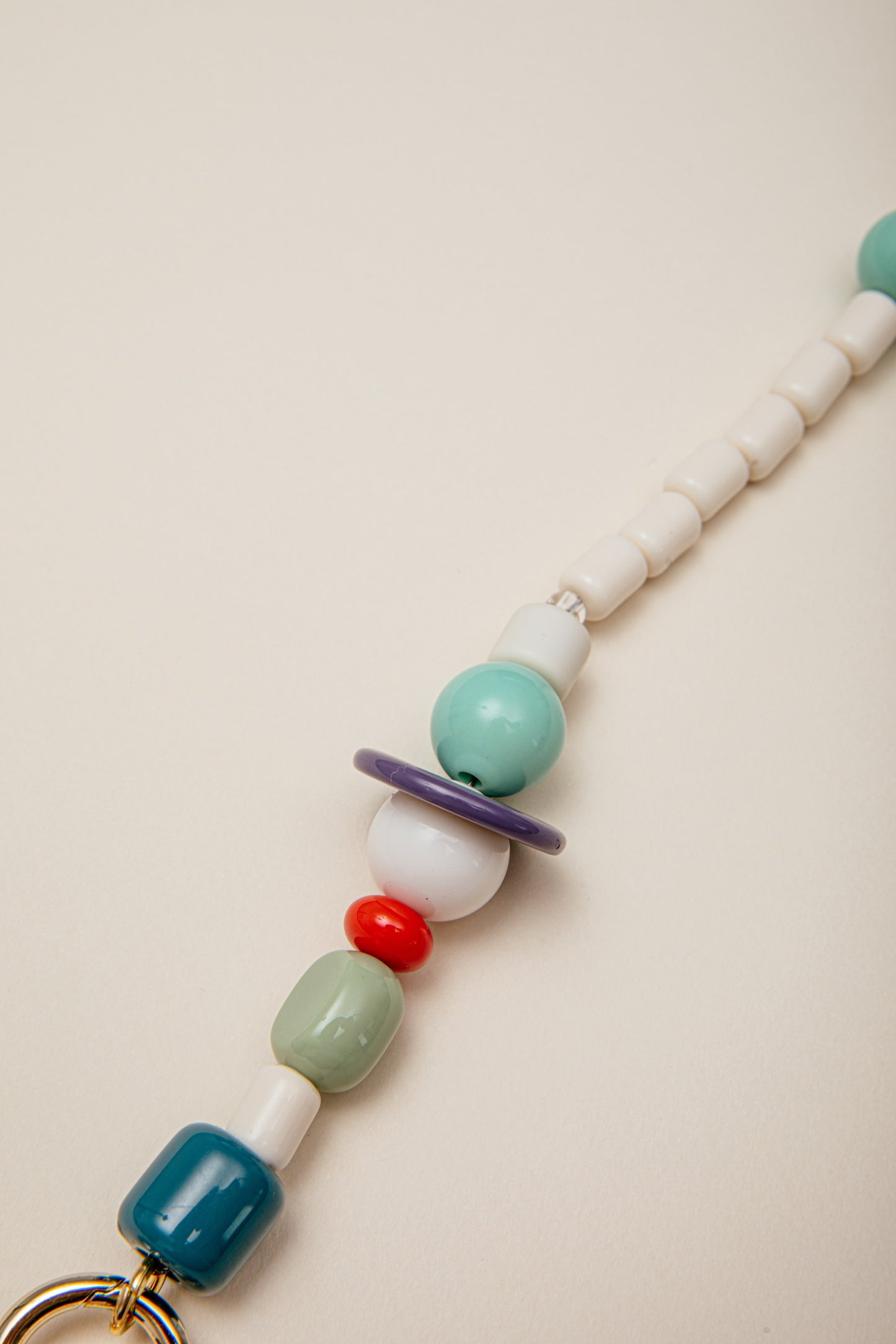 Cadena Clara corta blanco/azul